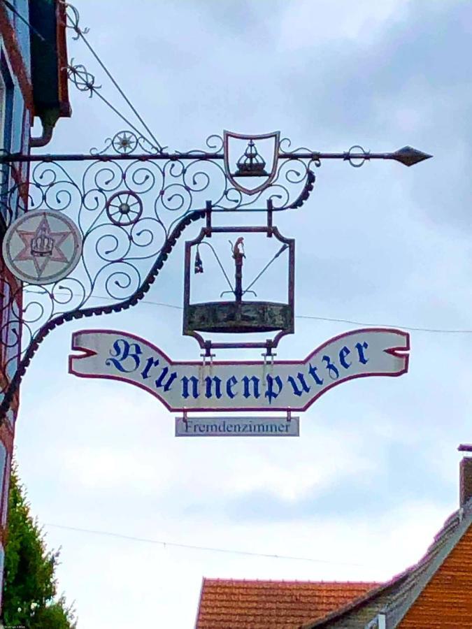 Brunnenputzer Pension Restaurant Kulsheim Esterno foto