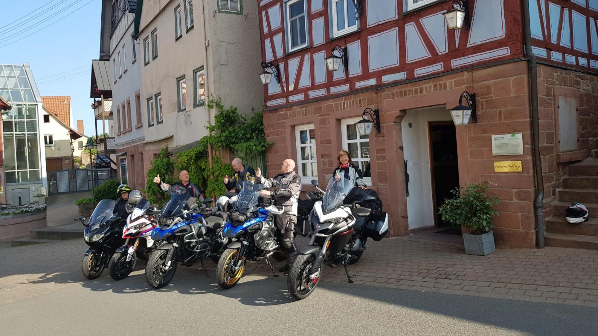 Brunnenputzer Pension Restaurant Kulsheim Esterno foto